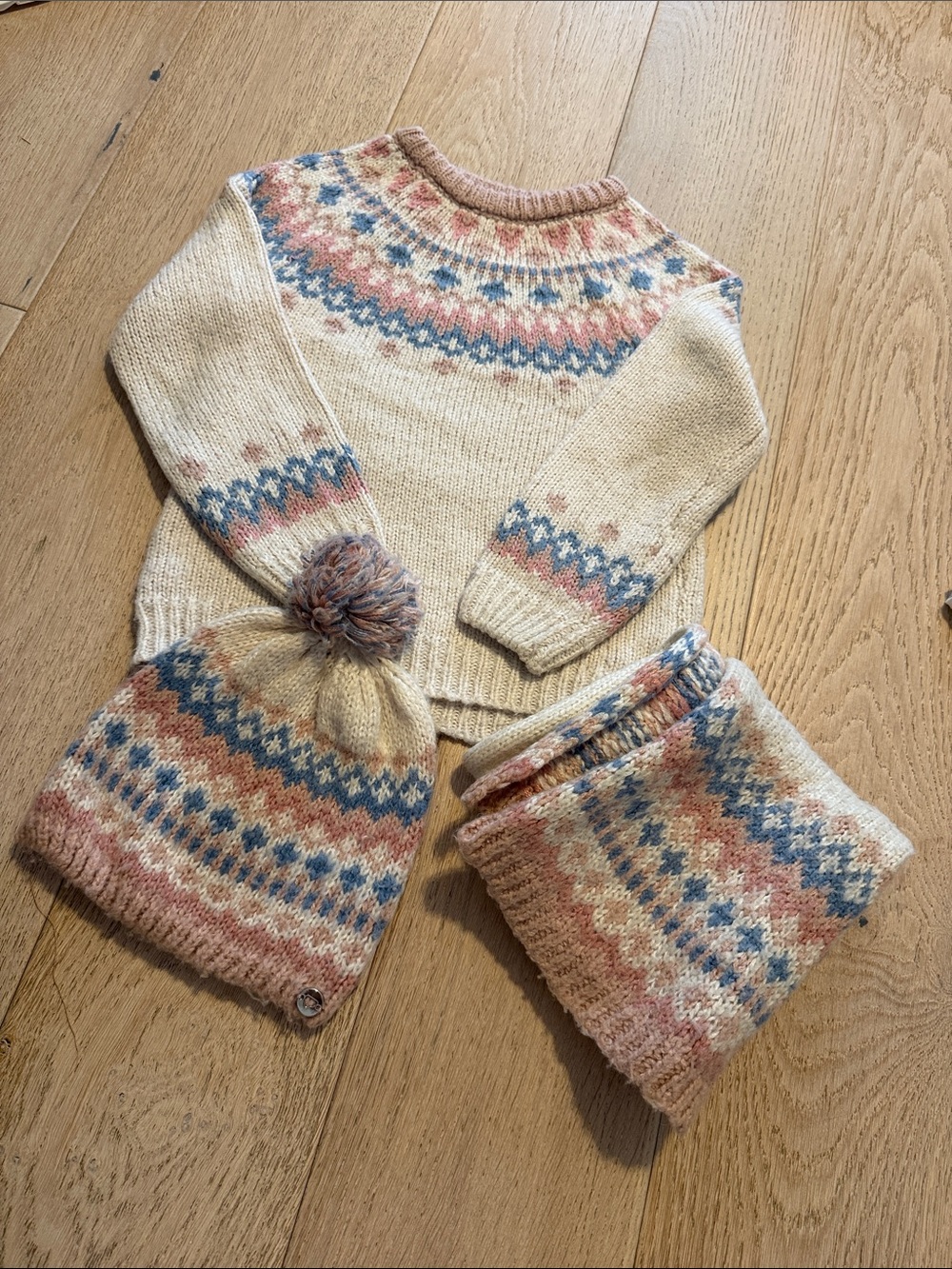 Mayoral Knit Sweater, Hat & Scarf Set in Cream, Dusty Rose & Blue size 7